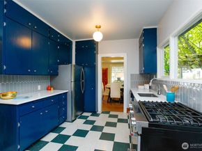 6525 23rd Avenue NE, Seattle WA 98115