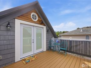 145 Park Avenue N, Renton WA 98057
