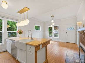 145 Park Avenue N, Renton WA 98057