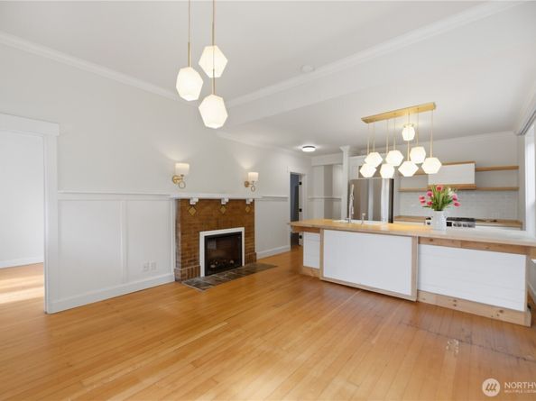 145 Park Avenue N, Renton WA 98057