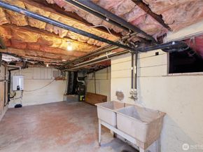 145 Park Avenue N, Renton WA 98057