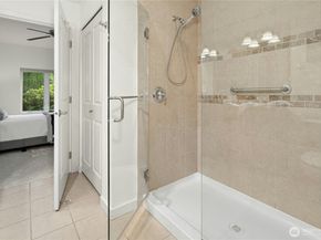 150 102nd Avenue SE 105, Bellevue WA 98004