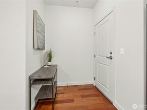 150 102nd Avenue SE 105, Bellevue WA 98004