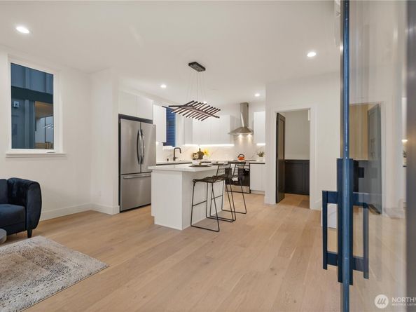 12032 Hiram Place NE, Seattle WA 98125