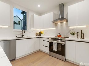 12032 Hiram Place NE, Seattle WA 98125