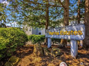 22213 6th Avenue S 203, Des Moines WA 98198