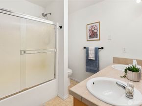 5231 NE 11th Court, Renton WA 98059