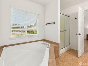 5231 NE 11th Court, Renton WA 98059