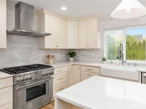 5231 NE 11th Court, Renton WA 98059
