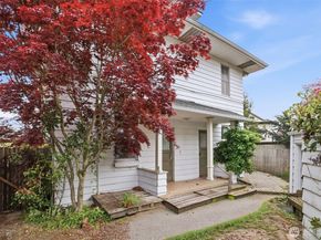 6238 Woodlawn Avenue N, Seattle WA 98103