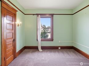 6238 Woodlawn Avenue N, Seattle WA 98103