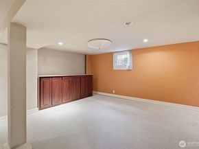 6238 Woodlawn Avenue N, Seattle WA 98103