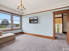 6238 Woodlawn Avenue N, Seattle WA 98103
