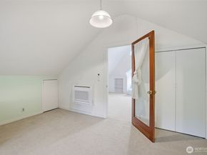 6238 Woodlawn Avenue N, Seattle WA 98103