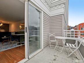520 2nd Avenue W 409, Seattle WA 98119