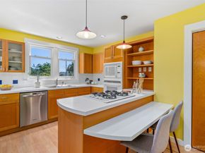 943 NW 60th Street, Seattle WA 98107