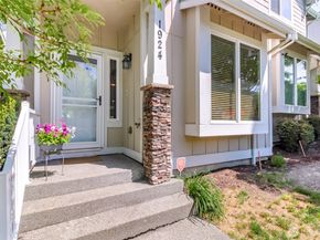 1924 S 240th Street, Des Moines WA 98198