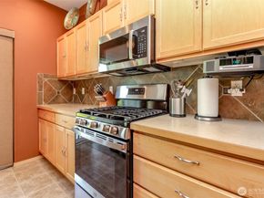 1924 S 240th Street, Des Moines WA 98198