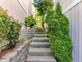 1924 S 240th Street, Des Moines WA 98198