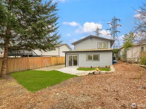 5306 26th Avenue S, Seattle WA 98118