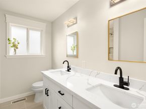 5306 26th Avenue S, Seattle WA 98118