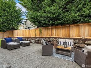 914 272nd Place SE, Sammamish WA 98075