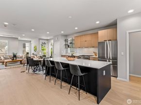 4460 Midvale Avenue N, Seattle WA 98103