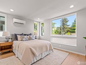4460 Midvale Avenue N, Seattle WA 98103
