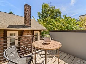 4460 Midvale Avenue N, Seattle WA 98103