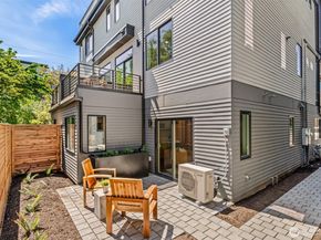 4460 Midvale Avenue N, Seattle WA 98103