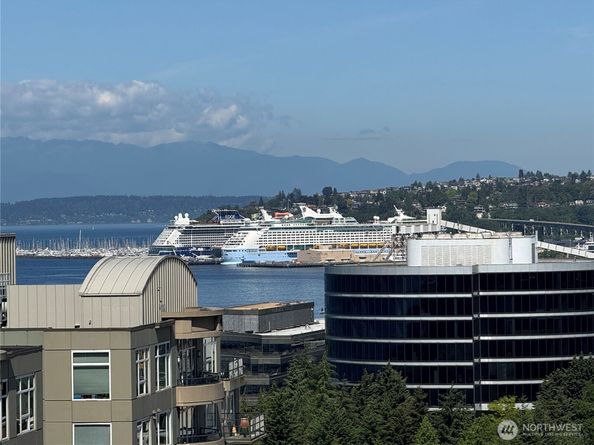 76 Cedar Street 611, Seattle WA 98121