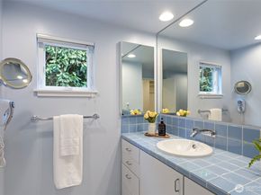 3813 NE 70th Street, Seattle WA 98115
