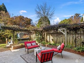 3813 NE 70th Street, Seattle WA 98115