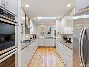 3813 NE 70th Street, Seattle WA 98115