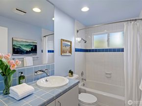 3813 NE 70th Street, Seattle WA 98115