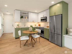 7062 Cleopatra Place NW, Seattle WA 98117