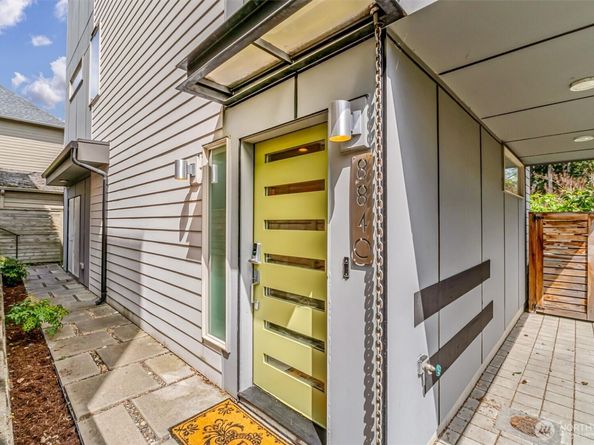 8840 Interlake Avenue N, Seattle WA 98103
