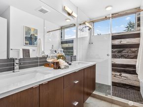 8840 Interlake Avenue N, Seattle WA 98103