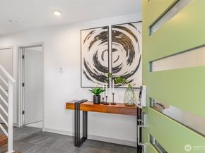8840 Interlake Avenue N, Seattle WA 98103