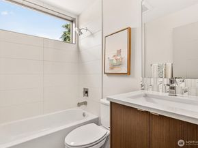 8840 Interlake Avenue N, Seattle WA 98103