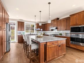 7050 171st Avenue SE, Bellevue WA 98006