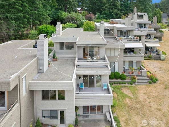 601 Winslow Way W, Bainbridge Island WA 98110