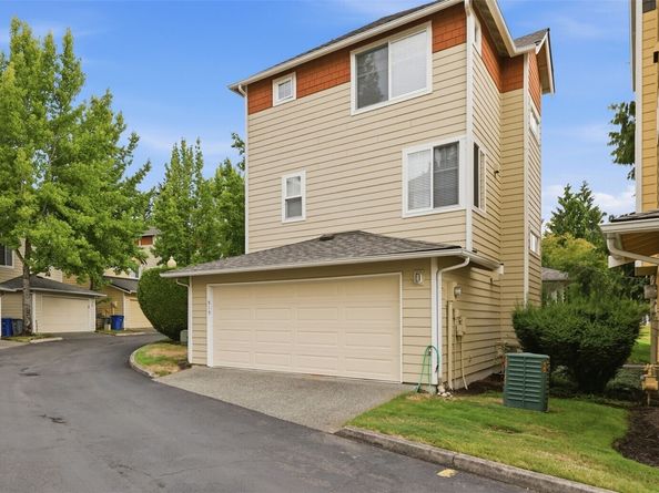 515 225th Place NE 33, Sammamish WA 98074