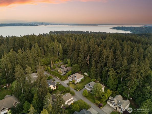 9545 NE Idel Weis Court, Bainbridge Island WA 98110