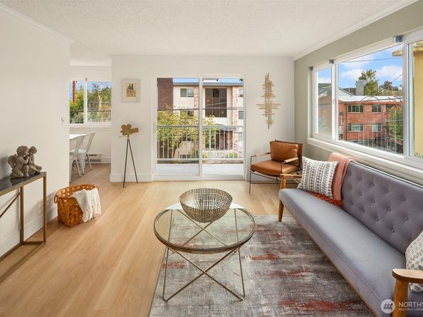 506 N 45th Street 302, Seattle WA 98103