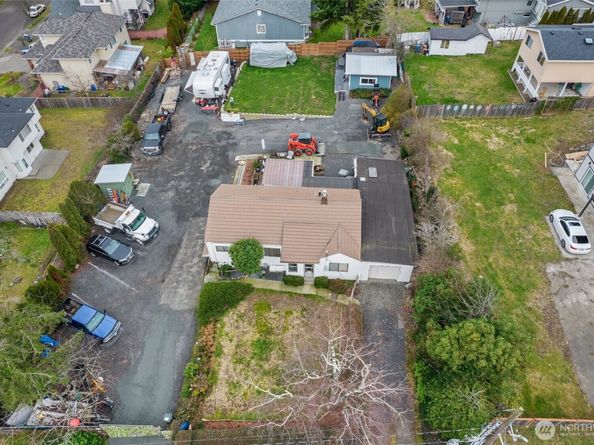 2416 NE 16th Street, Renton WA 98056
