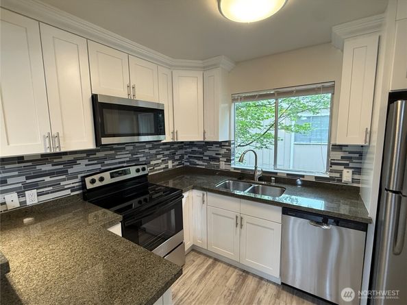 4802 180th Street SW F202, Lynnwood WA 98037