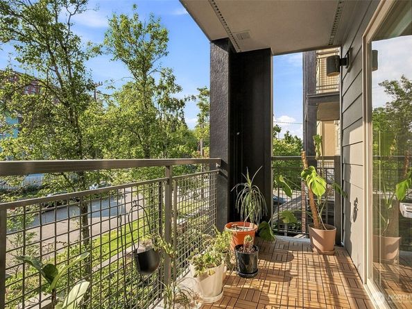 412 11th Avenue 303, Seattle WA 98122