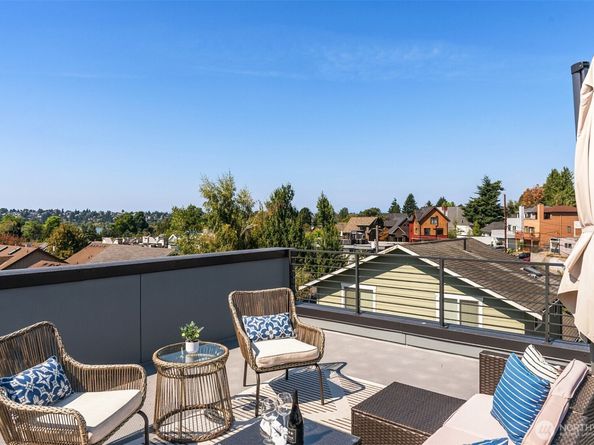 464 NE Maple Leaf Place B, Seattle WA 98115