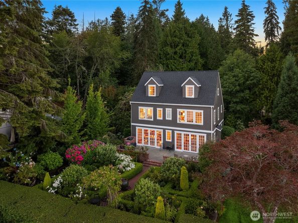 8916 Ferncliff Avenue NE, Bainbridge Island WA 98110